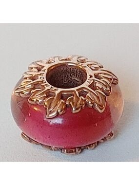 PANDORA Leaves PANDORA Rose Gold Charm with Pink Murano Glass CHARM BRAC…